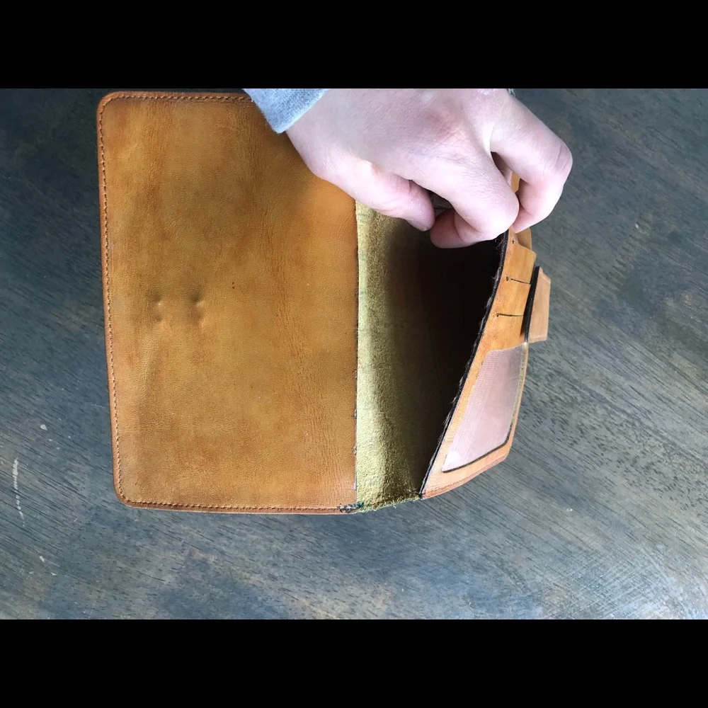 Leather Floral pattern Wallet - Picture 8 of 9